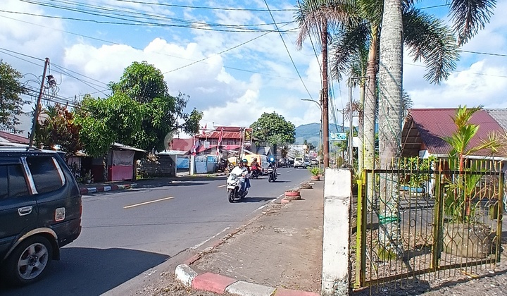 Strategic Land, Below Market Price, 3,200m² Prime Lot Facing Tomohon Main Road, City Center, Ideal for Investment, Near Cool Supermarket and Business District.