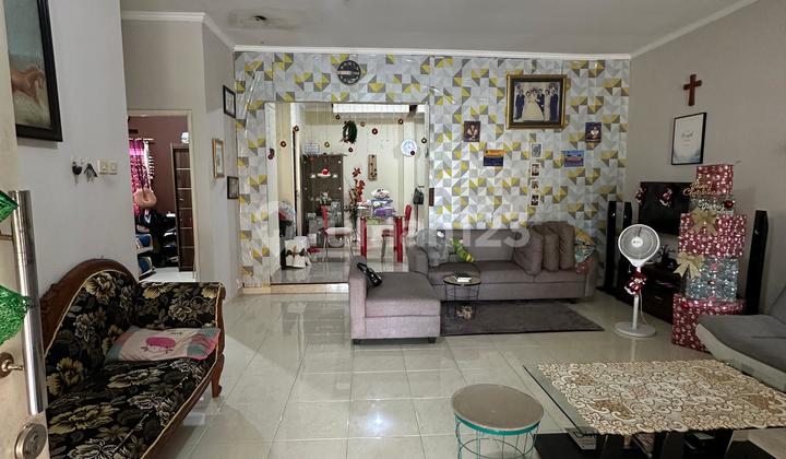 Affordable Furnished House for Quick Sale in Taman Sari. Affordable Furnished House for Quick Sale in Taman Sari.