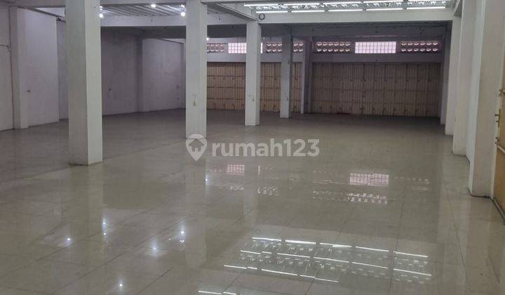 Tempat Usaha Luas, Besar, Siap Pakai, 4 Lantai, cocok utk Toko, Supermarket, dll, di Pusat Bisnis Kotamobagu.
 2