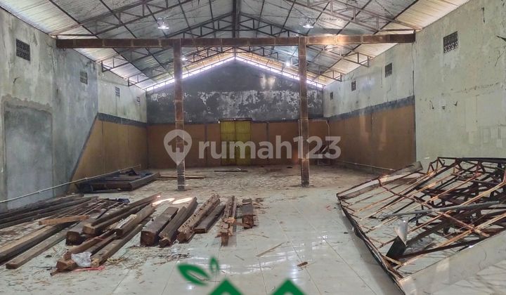 For Rent: Private Warehouse, Still has a spacious yard for parking, land area 500, located on Jalan A.A. Maramis Manado, accessible via container, suitable for logistics, cargo, distributors, etc. For Rent: Private Warehouse, Still has a spacious yard for parking, land area 500, located on Jalan A.A. Maramis Manado, accessible via container, suitable for logistics, cargo, distributors, etc.