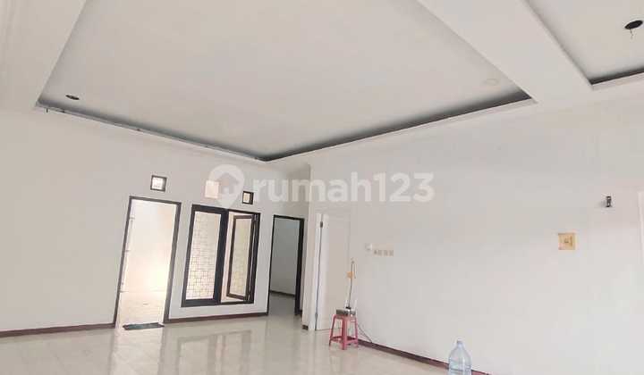 Rumah Graha Sampurna, Full Renov, Bebas. Banjir. Wiyung. Harga Terjangkau Rumah Graha Sampurna, Full Renov, Bebas. Banjir. Wiyung. Harga Terjangkau