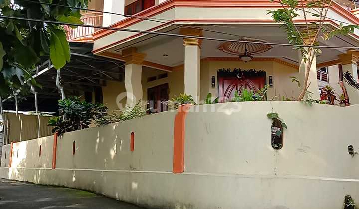 Beautiful 2-Story House, Well-Maintained 300m² Land in Malalayang Beautiful 2-Story House, Well-Maintained 300m² Land in Malalayang
