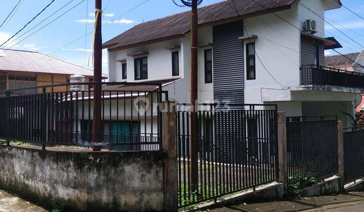 Rumah Cantik 2 Lantai Parkir Luas Paving, View Laut, Hook, Minimalis Modern 2