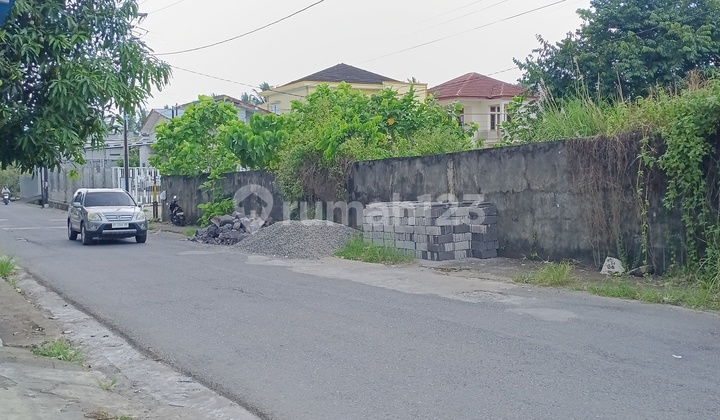 Large Land in the Front Section Can Access Ring Road 2, in the Gpi Housing Area, Near Akasia 3 Main Road. Large Land in the Front Section Can Access Ring Road 2, in the Gpi Housing Area, Near Akasia 3 Main Road.