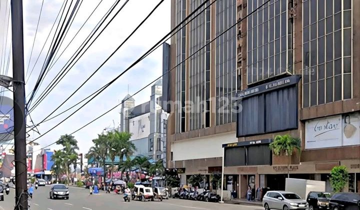 Cheapest!! Far Below Market Price, Very Strategic Location, 5.5 Levels, Moon Street. Cheapest!! Far Below Market Price, Very Strategic Location, 5.5 Levels, Moon Street.