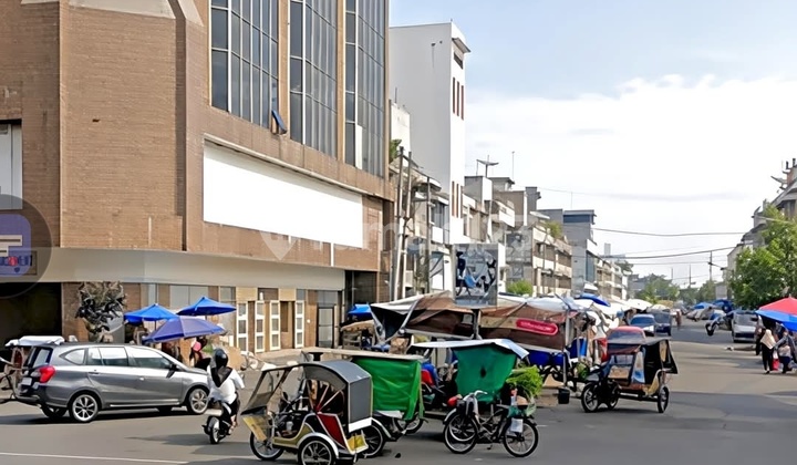 Cheapest!! Far Below Market Price, Very Strategic Location, 5.5 Levels, Moon Street. Cheapest!! Far Below Market Price, Very Strategic Location, 5.5 Levels, Moon Street.