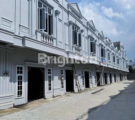 Rumah Di Kompleks Mados Royal Suite
jl.madio Santoso 
medan 2