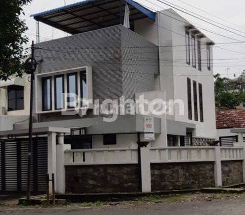 Villa Sabaruddin Jl.emas Di Jl.emas Simpang Sabaruddin 
medan 1