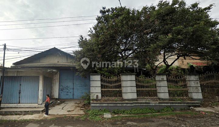 Dijual Rumah 2 Lantai Pinggir Jalan Raya Sumedang Beserta Gudang 1