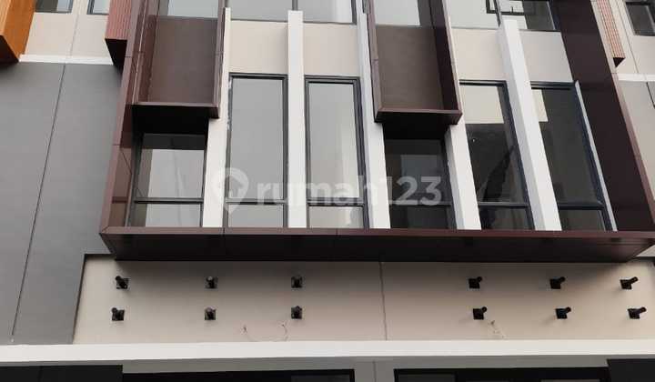 3-story shop house for rent, Campton BSD shop house