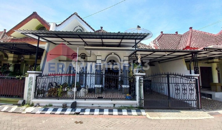 Jual Rumah Dalam Perumahan One Gate System Dekat Jalan Raya Surabaya - Malang