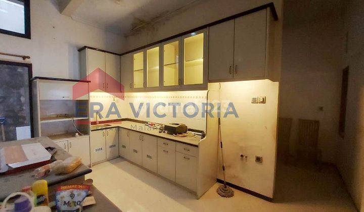 Rumah Kontrakan 2 Lantai Furnished di Soekarno Hatta, Malang 2