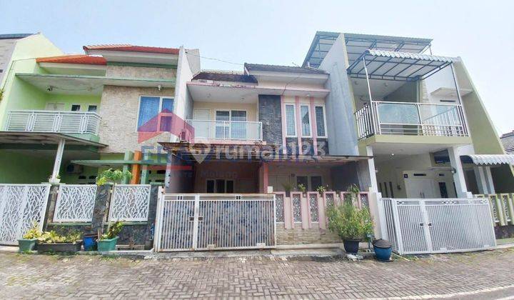 Rumah 3 Lantai Bagus di Blimbing, Malang 1