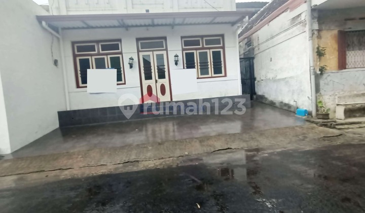 Jual Rumah Konsep Klasik Dekat Dengan Fasilitas Umum 1