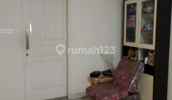 For Sale: House in the Elite Intercon Area, Taman Kebon Jeruk 2