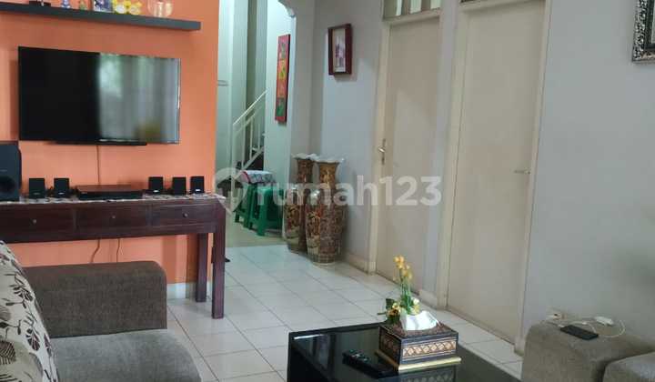 Dijual Rumah di Jl Bintan 3 Nusaloka, Bsd