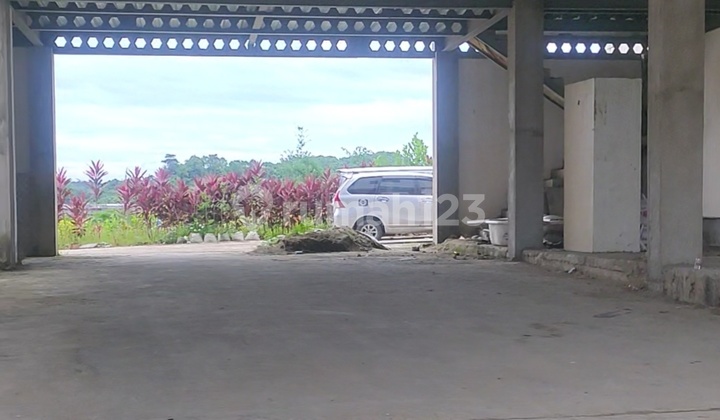 Unique 2-Story Building