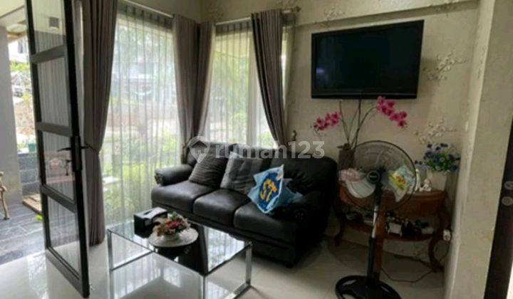 Rumah 2 Lantai Strategis Tengah Kota 2
