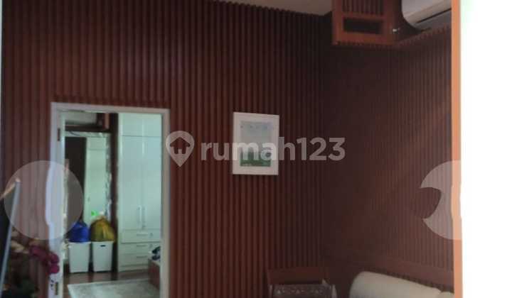 Rumah 4 Lantai Lokasi Strategis  2