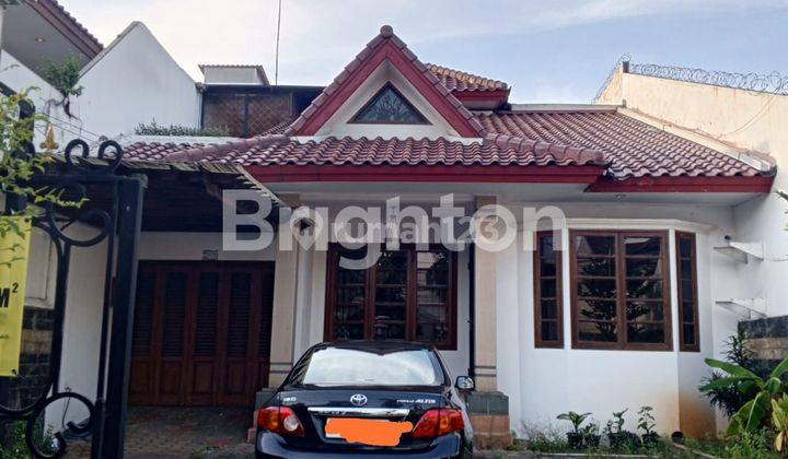 RUMAH 2 LANTAI DALAM KOMPLEK TOSIGA KEBON JERUK DEKAT SEKOLAH SANG TIMUR 2