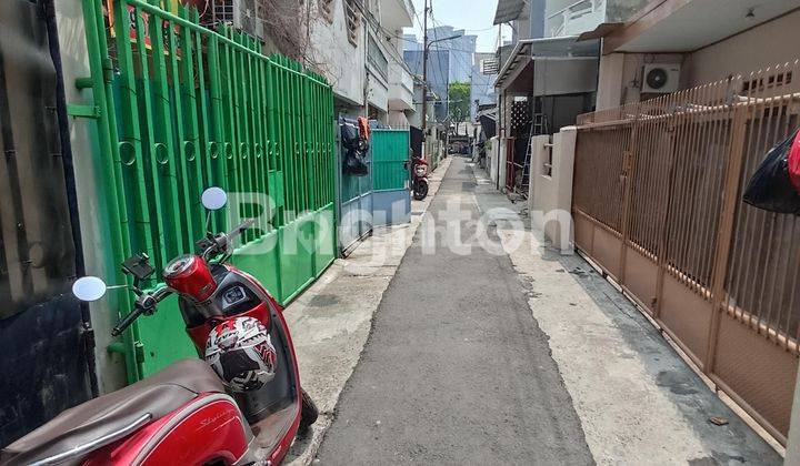 RUMAH 2 ½ LANTAI SIAP HUNI TANJUNG DUREN DEKAT PASAR KOPRO 2