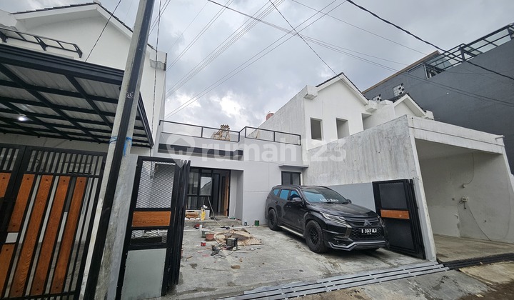 Dijual Rumah 2 Lantai Dalam Komplek Baturaden SHM