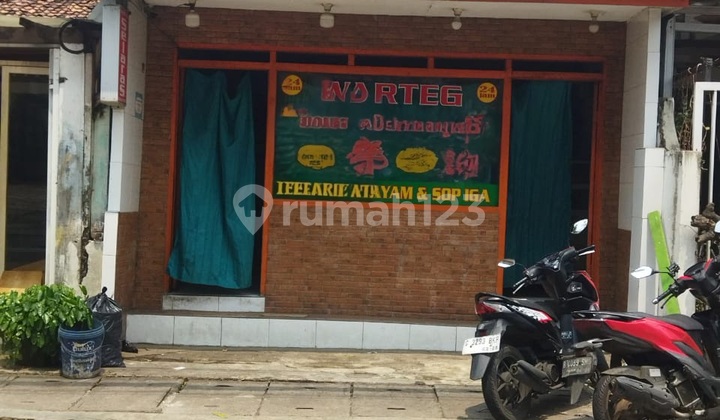 Commercial Space by the Main Road, 100 Square Meters, Kemang, South Jakarta