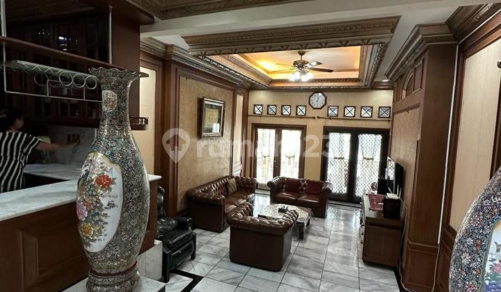 Rumah Rasa Villa Puncak Mewah Old Money Private Pool Jagakarsa 2