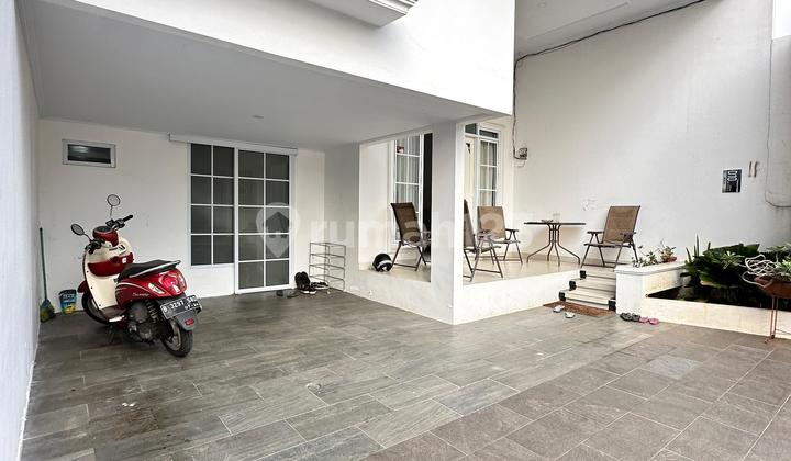 Nice Well-Maintained House in the Elite Area of Durian Jagakarsa 2