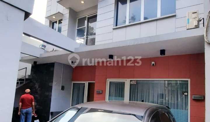 Rumah Bagus Pinggir Jalan Luas 155 Jatipadang Pasar Minggu Shm