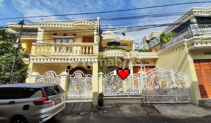 Dijual Rumah Super Strategis Luas 175 Cm 300 Mtr K Jl.dr.saharjo Dijual Rumah Super Strategis Luas 175 Cm 300 Mtr K Jl.dr.saharjo