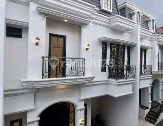 Rumah Ready Classic Mewah Free Kitchen Set Jagakarsa 2