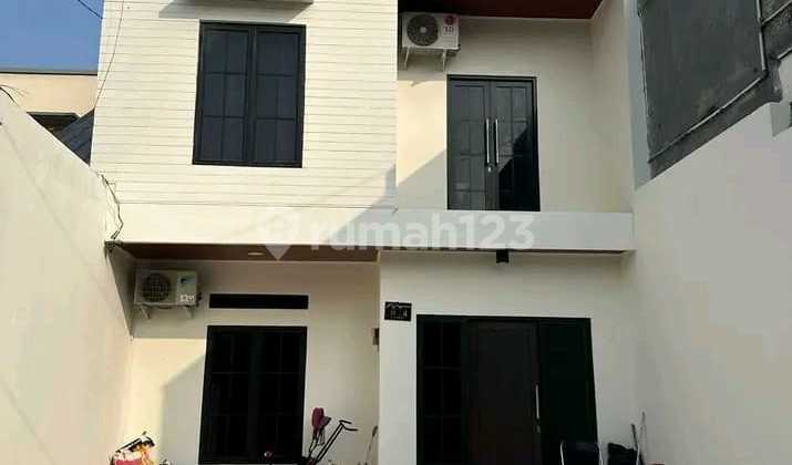 Rumah Bagus Dlm Komplek Dkt Lapangan Palapa Pasar Minggu