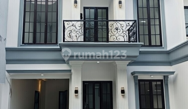 Ready to Occupy House, Area 100, 2 Car Carport, Setu Babakan Jagakarsa