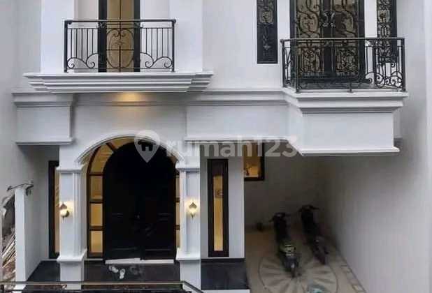 Rumah Ready Classic Mewah Free Kitchen Set Jagakarsa