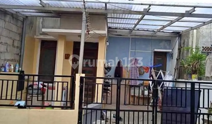 1-Story House with Car Access, Carport in Jagakarsa