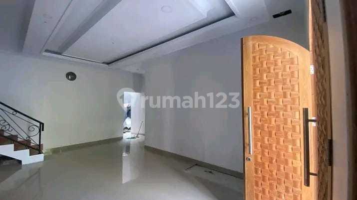 Rumah Siap Huni Cluster Elite Samping Ragunan Kebagusan  2