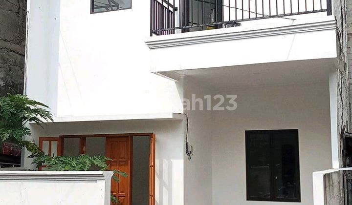 Without Thinking, Immediately Surveyed a New House in the Benda Street Complex