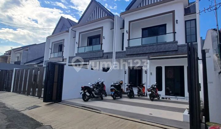 Rumah Semi Cluster Hanya 2 Unit Luas 155 Jl. Raya Jagakarsa Rumah Semi Cluster Hanya 2 Unit Luas 155 Jl. Raya Jagakarsa