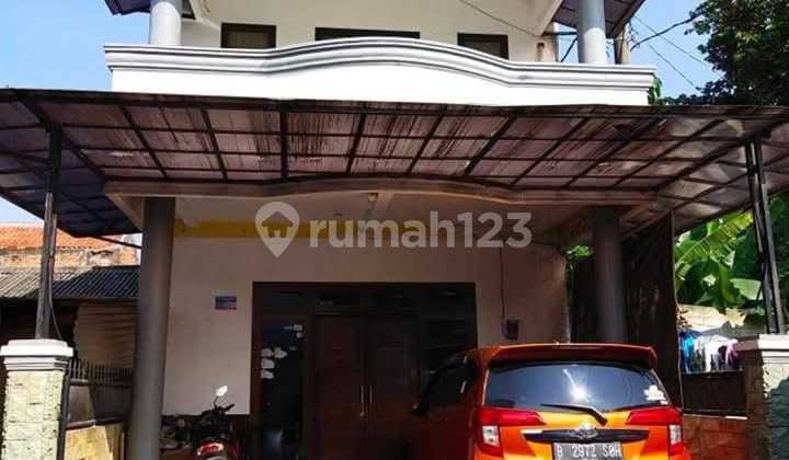 Must Sell Spacious House with Car Access, 2 Carports, Jagakarsa