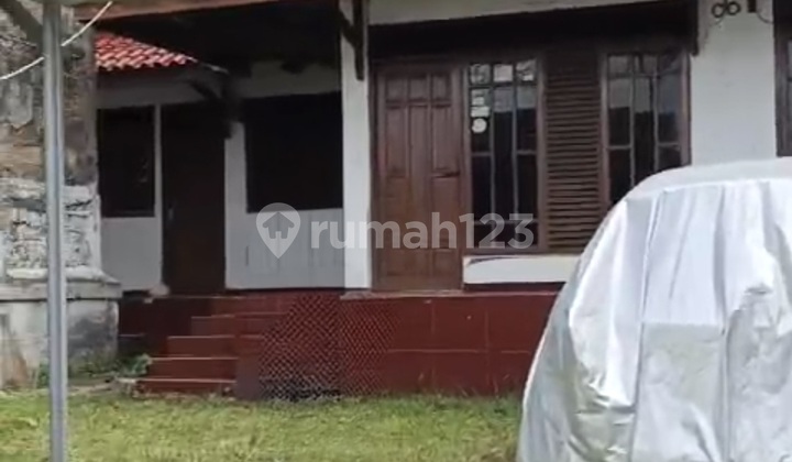 For Sale Land with Bonus Main House and Boarding House, Area 516m² Near St. Lenteng