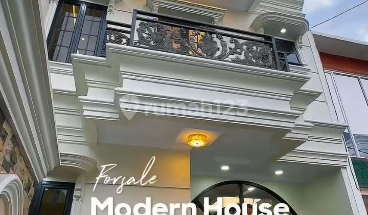 Dijual Rumah Cantik Classic 3 Lantai Akses Mobil Jagakarsa Kpr