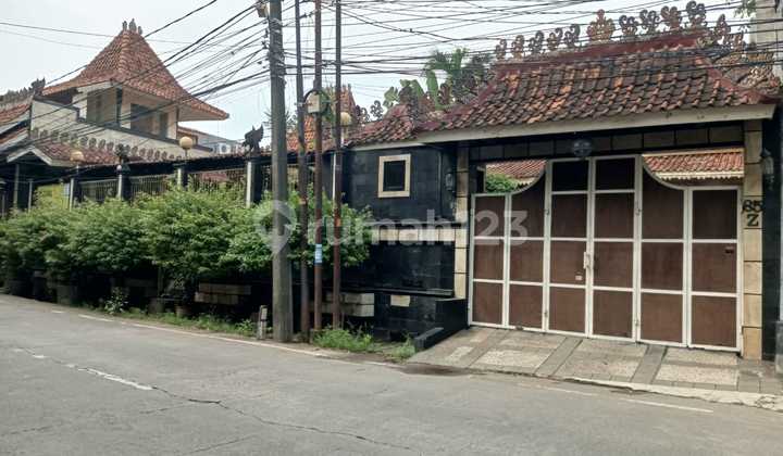 Low Risk High Return Luxury Boarding House 16 Private Rooms Pool Lebak Bulus Low Risk High Return Luxury Boarding House 16 Private Rooms Pool Lebak Bulus