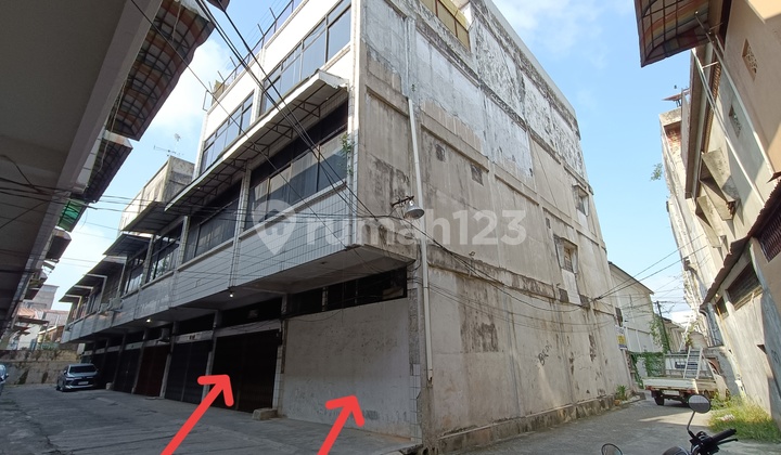 Ruko 3 Lantai SHM di Setia Budi, Siap Huni