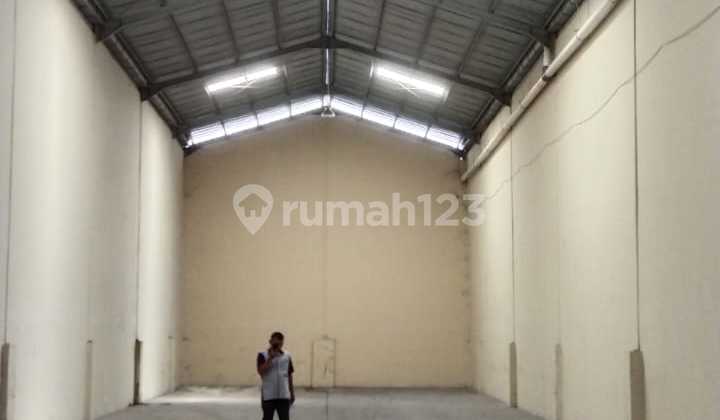 3-Story Warehouse for Rent, Air Hitam Business Location