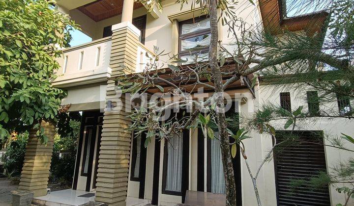 Rumah Mewah Fully Furnished, Posisi Hook (Sudut) + Jalan Besar 1