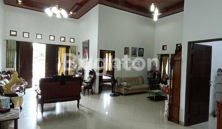 Rumah Classic Style Fully Furnished 1