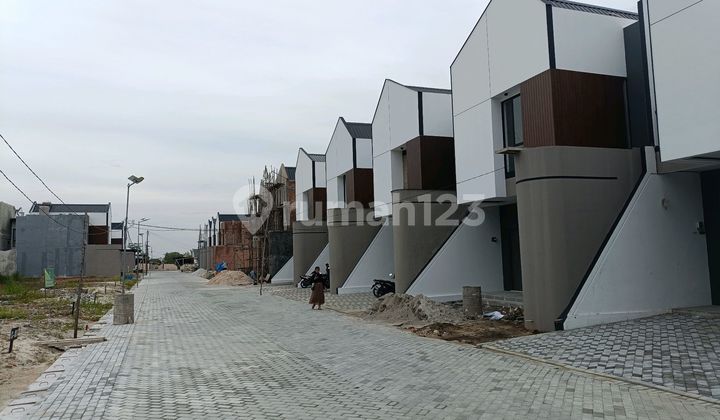 Hunian Eksklusif 2 Lantai Di Rumbai, Bonus 4 Ac + Water Heater