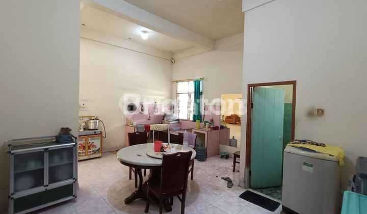 Rumah 2 Lantai Semi Furnished Di Jl. Siak - Parkir Luas,6kt 4km 2