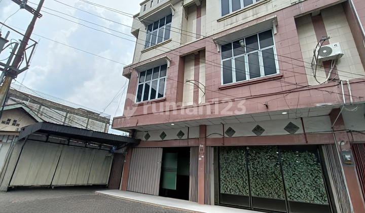 3-Story Shop House Near Ciputra Mall